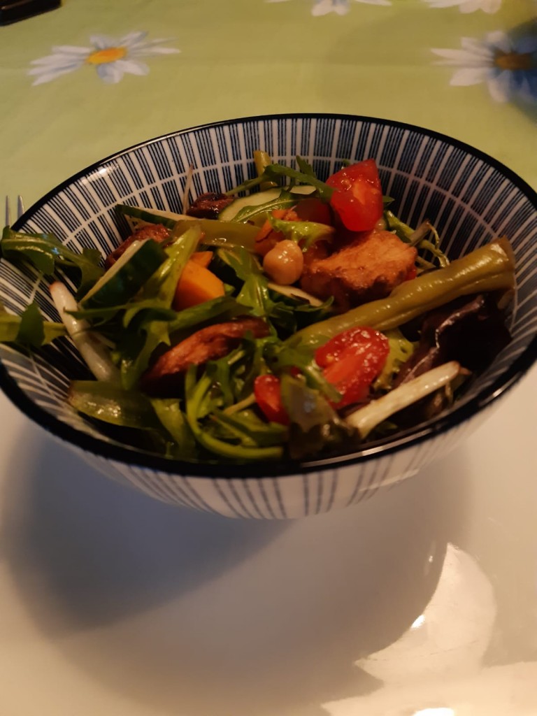 Oosterse kip salade